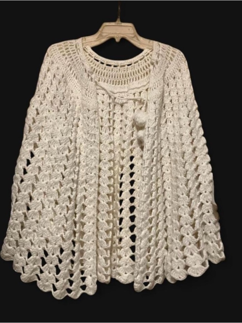Vintage 1970’s Crochet Poncho Cape Wrap. OSFM